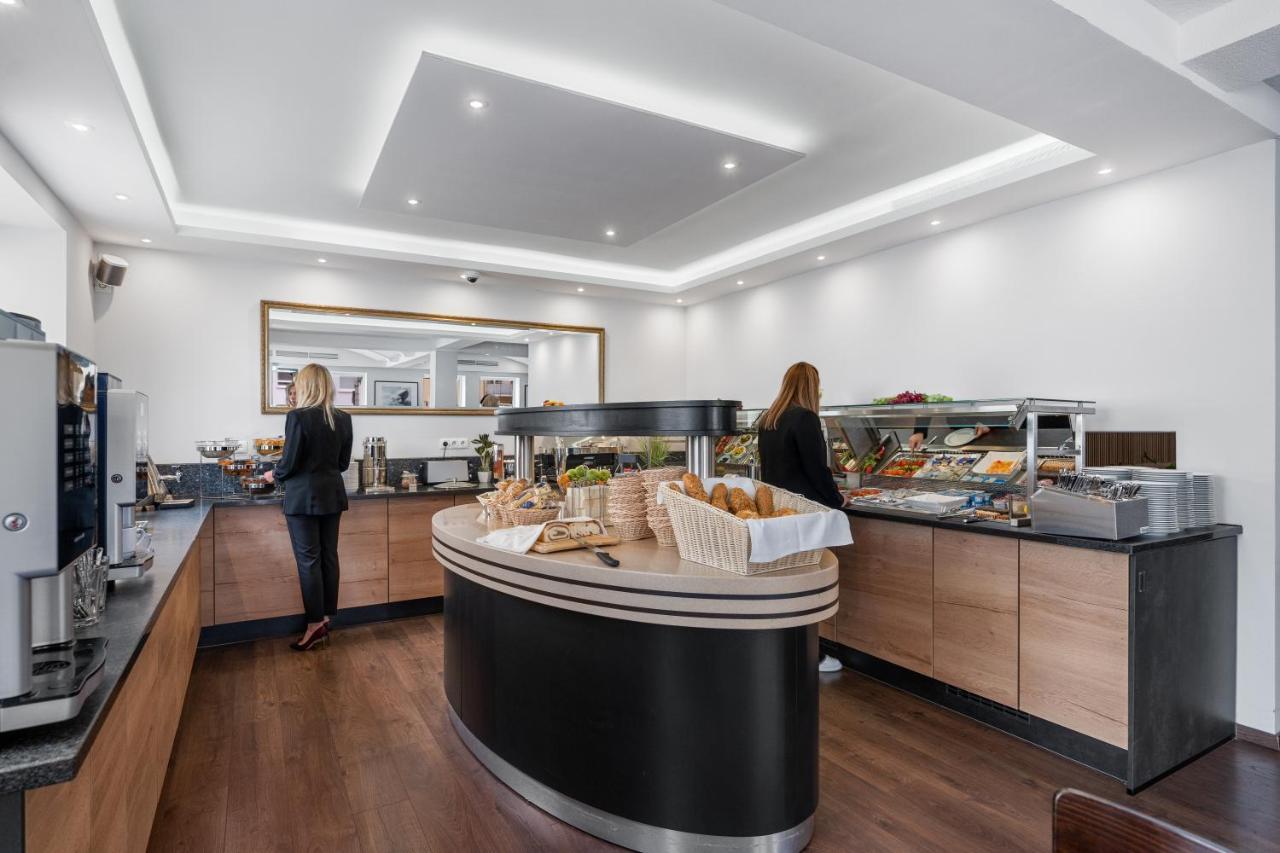 Hotel Adler Friedrichshafen Bagian luar foto