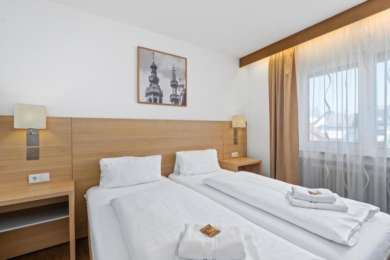 Hotel Adler Friedrichshafen Bagian luar foto