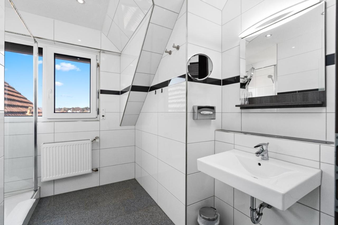 Hotel Adler Friedrichshafen Bagian luar foto