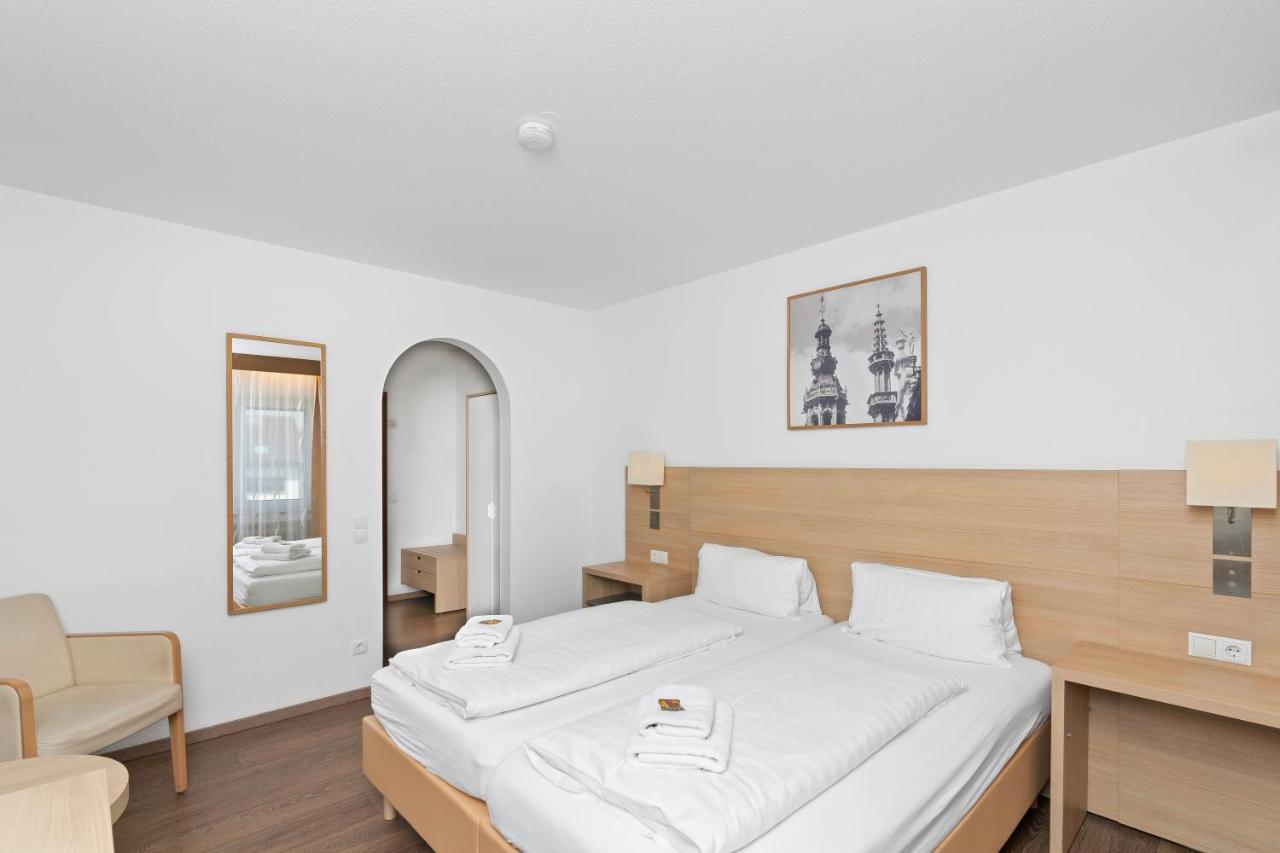 Hotel Adler Friedrichshafen Bagian luar foto
