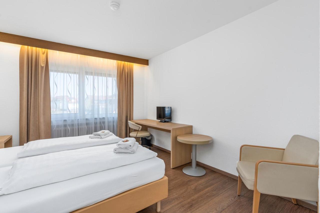 Hotel Adler Friedrichshafen Bagian luar foto