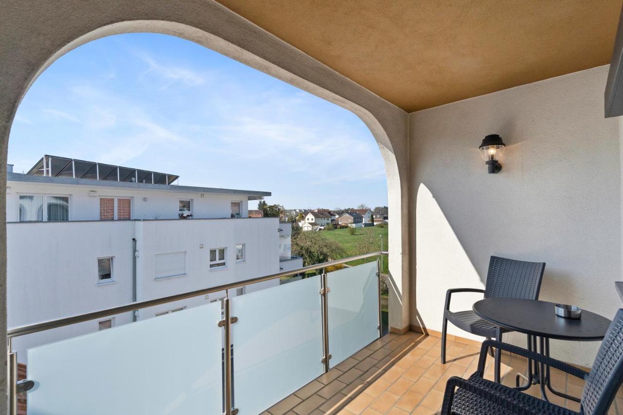 Hotel Adler Friedrichshafen Bagian luar foto
