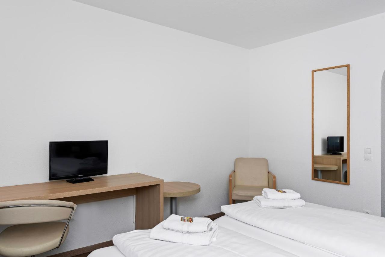 Hotel Adler Friedrichshafen Bagian luar foto