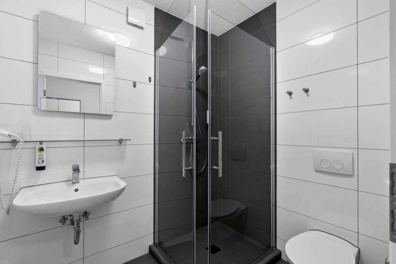 Hotel Adler Friedrichshafen Bagian luar foto